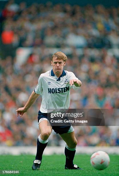 English footballer Teddy Sheringham in action for Tottenham Hotspur, circa 1993.