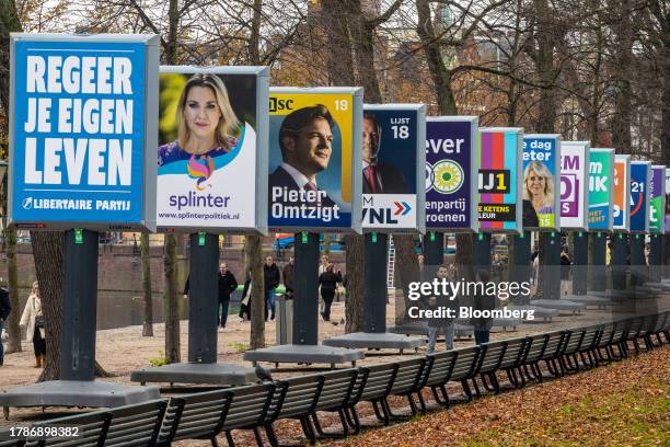 Partij Posters 23,019 Political Campaign Poster Stock Photos, High-Res Pictures, and ...