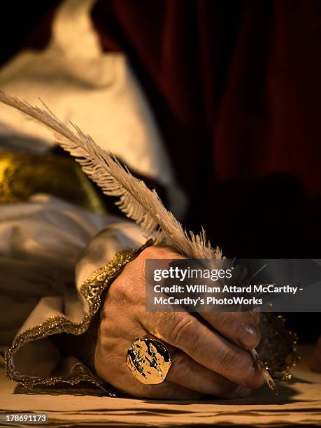 quill and signet ring - cerda-pelo-de-animal fotografías e imágenes de stock