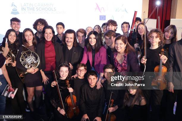 Carmen Gonzalez , Luis Cobos , Laura Pausini , Raquel “Rocky” Egusquiza and the students of the Conservatorio Profesional de Música Francisco...