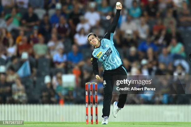 Jessica Jonassen of the Heat bowls during the WBBL match between Brisbane Heat and Adelaide Strikers at Great Barrier Reef Arena, on November 11 in...