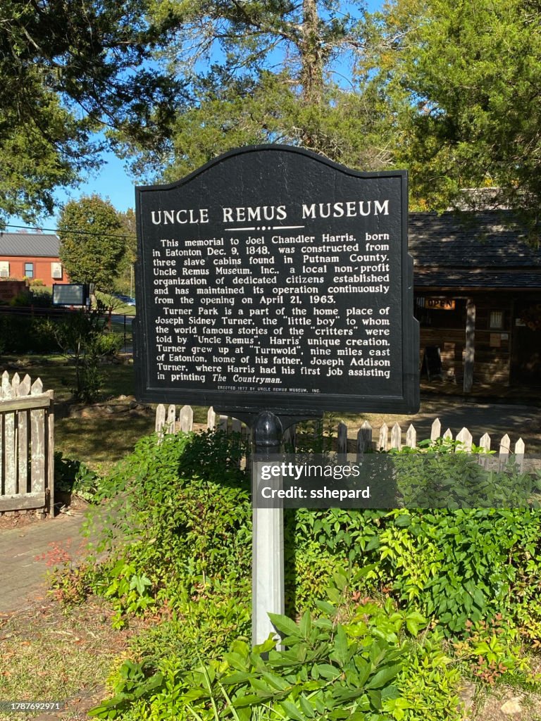 George Remus Historic Marker In Front Of Uncle Remus Museum Vertical High-Res Stock ...