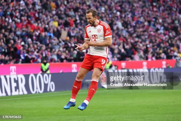 Harry Kane of Bayern Munich celebrates after scoring the team's first goal during the Bundesliga match between FC Bayern München and 1. FC Heidenheim...