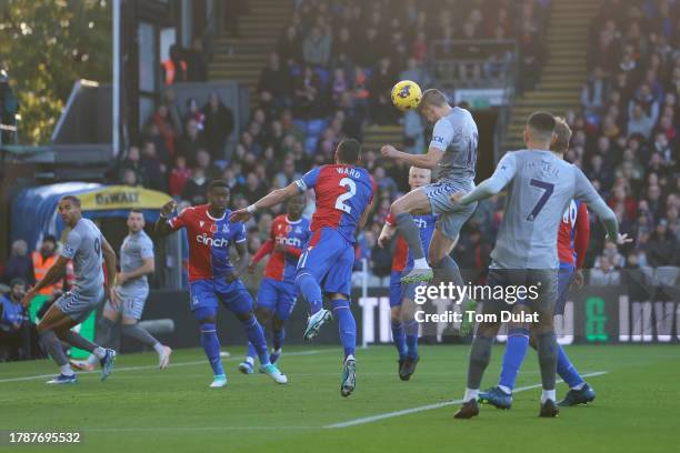 Vitaliy Mykolenko of Everton scores the team's first goal during the Premier League match between Crystal Palace and Everton FC at Selhurst Park on...
