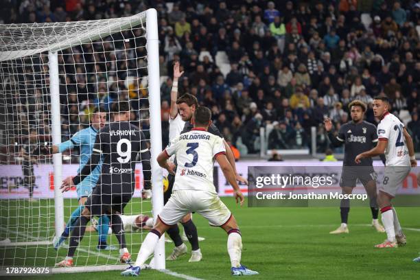 Daniele Rugani of Juventus scores to give the side a 2-0 lead during the Serie A TIM match between Juventus and Cagliari Calcio at Allianz Stadium on...