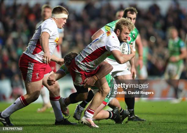 Tyrone Green of Harlequins is held during the Gallagher Premiership Rugby match between Leicester Tigers and Harlequins at Mattioli Woods Welford...