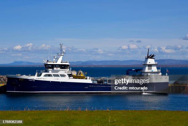 ronja tind live fish carrier ship (well boat), keflavík, reykjanes region, iceland - north atlantic ocean stock pictures, royalty-free photos & images