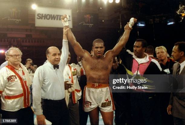 Donovan Ruddock Last Fight Razor Ruddock Photos and Premium High Res Pictures - Getty Images