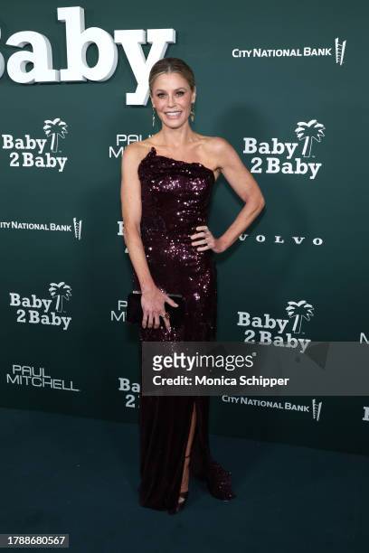 Julie Bowen attends the 2023 Baby2Baby Gala Presented By Paul Mitchell at Pacific Design Center on November 11, 2023 in West Hollywood, California.
