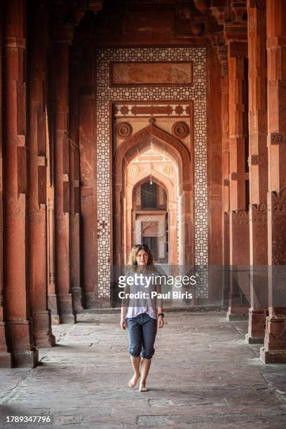 interior rooms of the jama masjid mosque in fatehpur sikri, agra, india - jama masjid agra stock-fotos und bilder