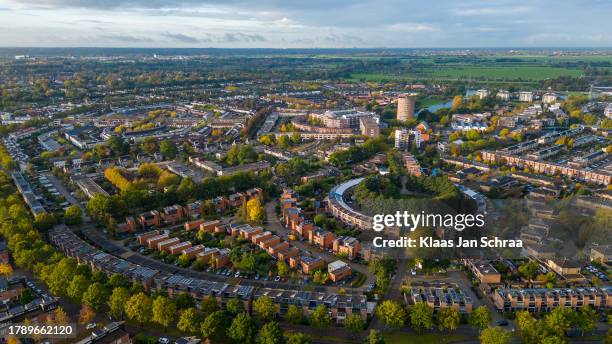 foto aérea de la zona residencial de amersfoort nieuwland - amersfoort netherlands fotografías e imágenes de stock