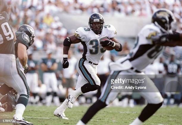 Running back James Stewart of the Jacksonville Jaguars runs down the field during a game against the Philadelphia Eagles at Alltell Stadium in...
