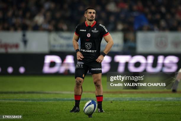 Toulouse's French full-back Thomas Ramos looks on prior to kick the ball for a penalty conversion during the French Top14 rugby union match between...