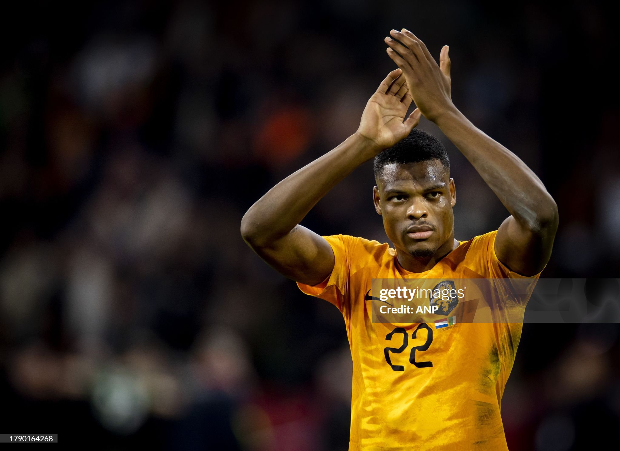Koeman works again with a fit Dutch squad following Dumfries' return