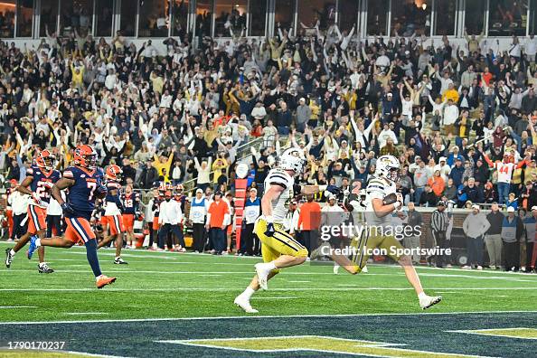 Touchdown Ga Tech Georgia Tech quarterback Haynes King runs for a touchdown during the ...