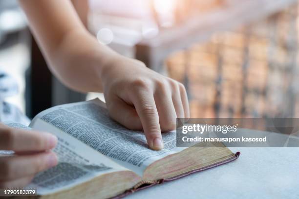 the bible. - biblia fotografías e imágenes de stock