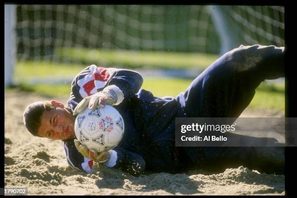 Tony Meola of the USA dives to block the ball during a USA Soccer practice in Mission Viejo, California. Mandatory Credit: Al Bello /Allsport