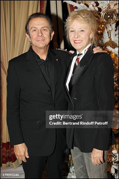 Roland Giraud Et Sa Femme Maaike Jansen at Presentation Of Buche De Noel Le Notre 2010 Created By Christian Lacroix At Pre Catelan At Paris.