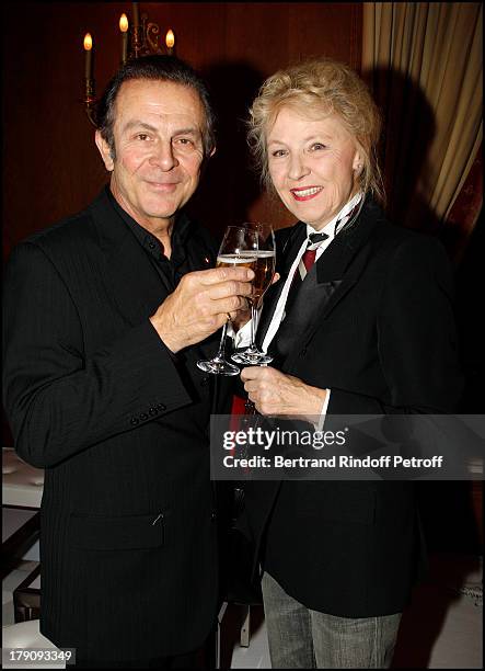 Roland Giraud and wife Maaike Jansen, Gerard Jugnot at Presentation Of Buche De Noel Le Notre 2010 Created By Christian Lacroix At Pre Catelan At...