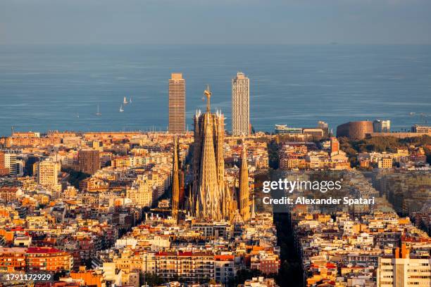 barcelona aerial view cityscape at sunset, catalonia, spain - cidade velha imagens e fotografias de stock