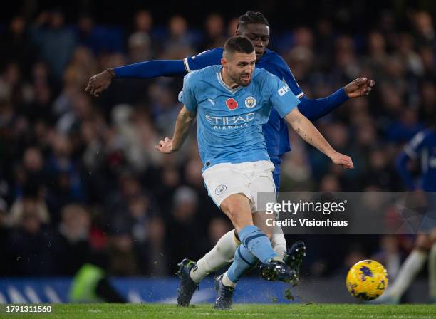 Mateo Kovacic of Manchester City and Lesley Ugochukwu of Chelsea during the Premier League match between Chelsea FC and Manchester City at Stamford...