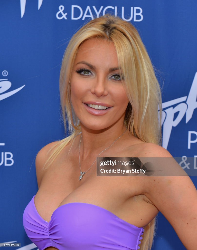 Sapphire Pool & Dayclub LDW Hosted By Playmate Crystal Hefner