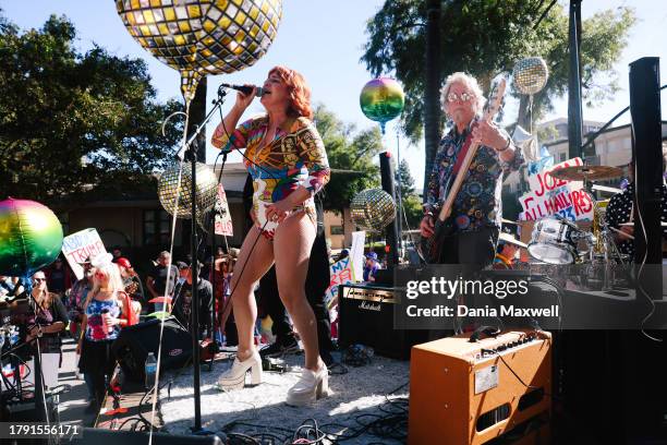 Pasadena, CA The band Lightening Dan and the Crawdads perform in the 44th Occasional Pasadena Doo Dah Parade, an off-beat "twisted sister" of the...