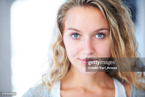 assured and confident - young beauty - curly hair natural stock pictures, royalty-free photos & images