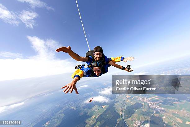 skydive - skydiving stockfoto's en -beelden
