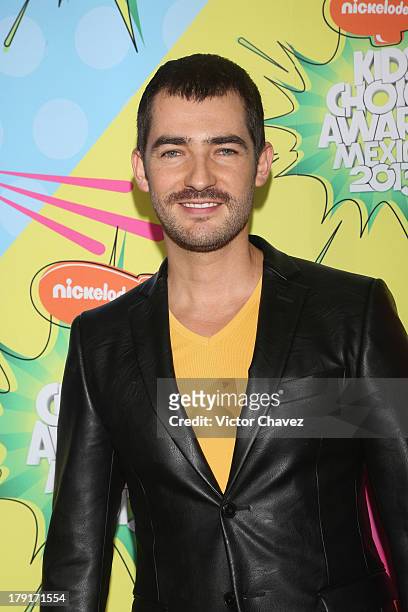 Manuel Balbi arrives at Kids Choice Awards Mexico 2013 at Pepsi Center WTC on August 31, 2013 in Mexico City, Mexico.