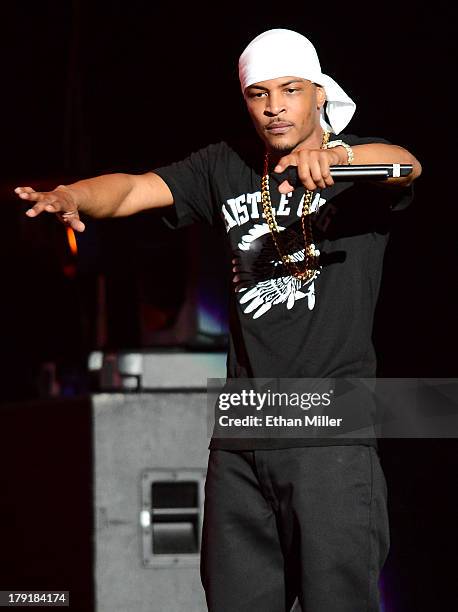 Tip Ti Rapper 63 Americas Most Wanted Music Festival With Lil Wayne And T I At The ...