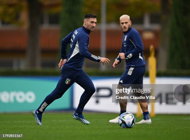 Matteo Politano of Italy in action during a Italy training session at Centro Tecnico Federale di Coverciano on November 14, 2023 in Florence, Italy.