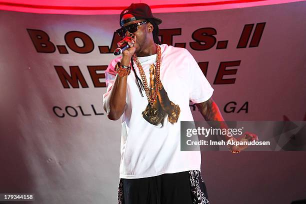 Rapper 2 Chainz performs during the 2013 America's Most Wanted Musical Festival at Verizon Wireless Amphitheatre on September 1, 2013 in Laguna...