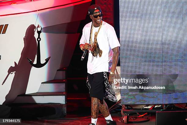 Rapper 2 Chainz performs during the 2013 America's Most Wanted Musical Festival at Verizon Wireless Amphitheatre on September 1, 2013 in Laguna...