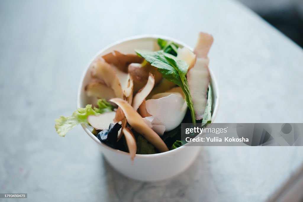 Separating vegetable leftovers for compost