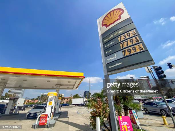 Shell Gas La Rams 281 Shell Usa Gas Pump Stock Photos, High-Res Pictures, and Images ...