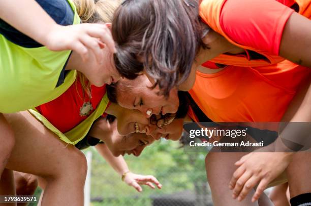 rugby femenino - rugby union stock pictures, royalty-free photos & images