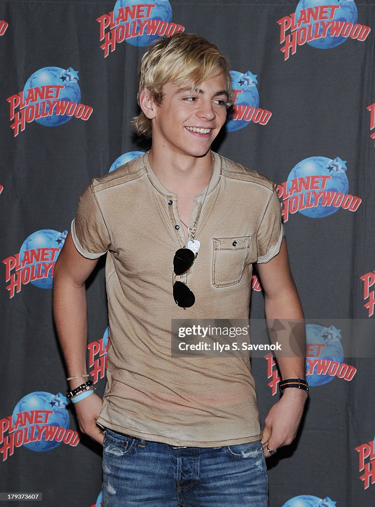 R5 Visit Planet Hollywood Times Square