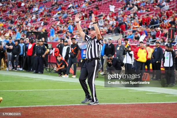 Football Touchdown Sign 166 Referee Touchdown Signal Stock Photos, High-Res Pictures, and ...