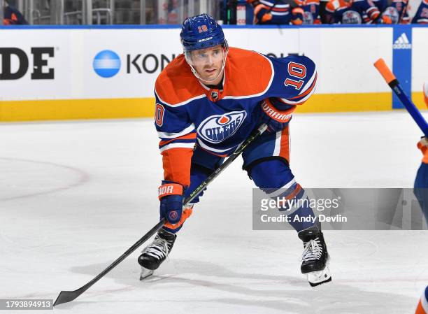 Derek Ryan of the Edmonton Oilers awaits a face-off during the game against the New York Islanders at Rogers Place on November 13 in Edmonton,...