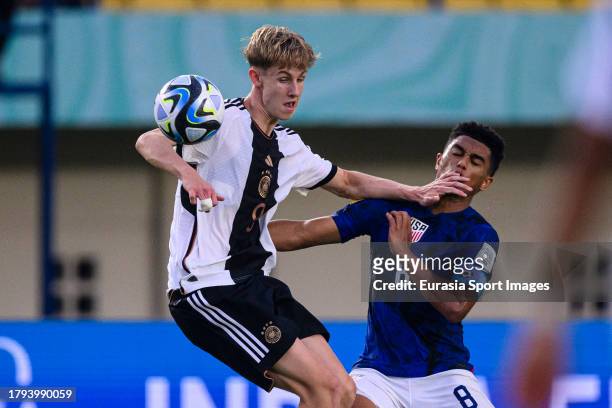 Max Moerstedt of Germany battles for the ball with Pedro Soma of United States during FIFA U-17 World Cup Round of 16 match between Germany and USA...