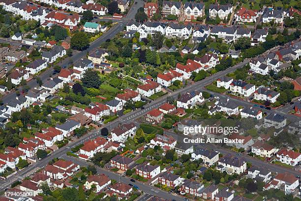 aerial view of cardiff housing - cardiff galles fotografías e imágenes de stock