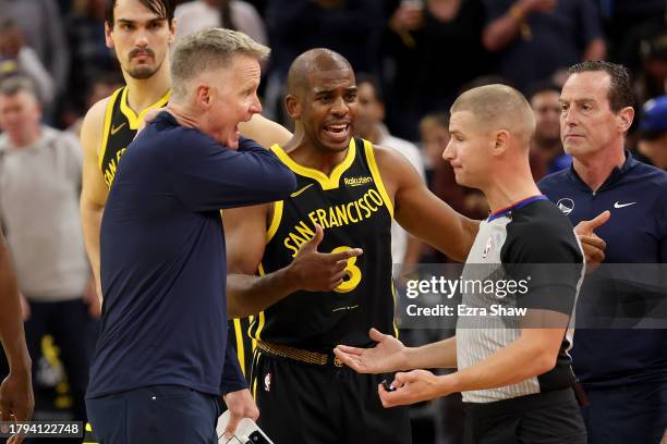 Head coach Steve Kerr and Chris Paul complain to the referee after the Warriors got into an altercation with the Minnesota Timberwolves at Chase...