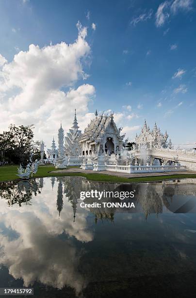 white temple (wat rong khun) - wat rong khun stock pictures, royalty-free photos & images