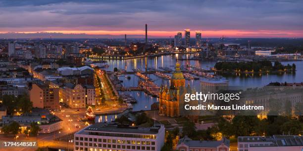 night view over central helsinki - helsinki stock pictures, royalty-free photos & images