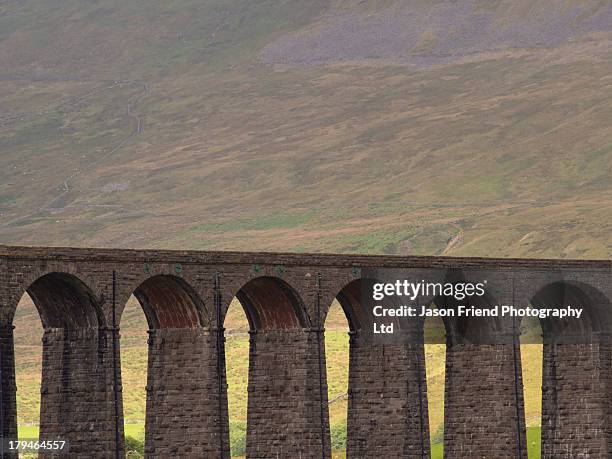 england, yorkshire, yorkshire dales national park. - ribblehead viaduct stock pictures, royalty-free photos & images