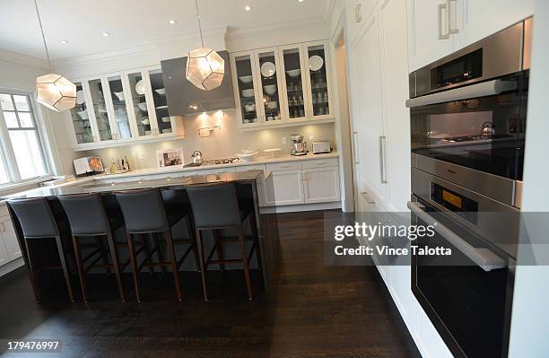 48 Princess Margaret Cancer Centre Stock Photos, High-Res Pictures, and ...