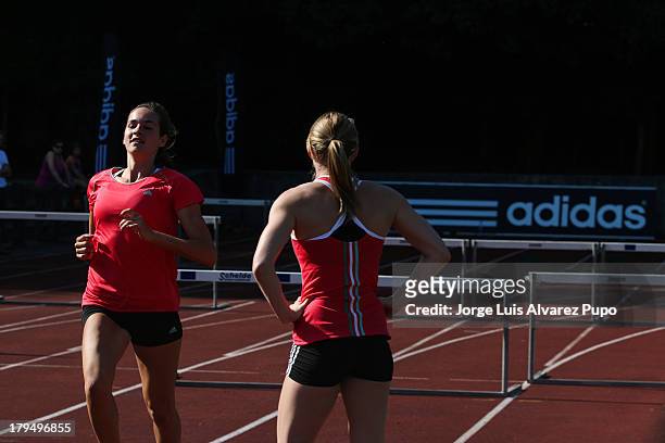 Australian athlete Sally Pearson practices during the Adidas Kids Clinic of the IAAF Diamond League Memorial Van Damme meeting at the "De Drie...