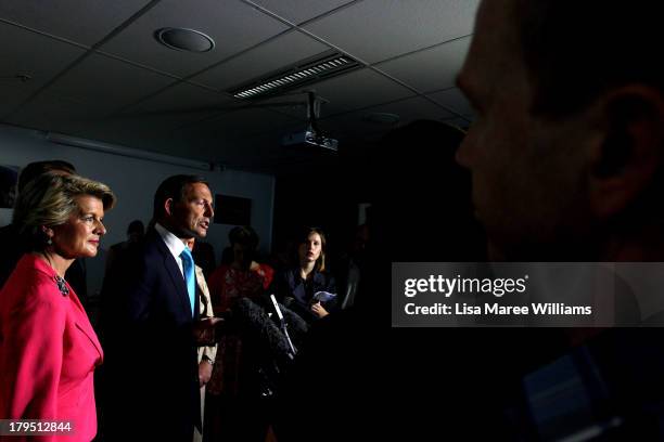 Australian Opposition Leader, Tony Abbott and Deputy Liberal Leader, Julie Bishop tour the Brisbane Metroplitan Transport Management Centre on...