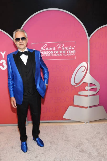 ESP: Latin Recording Academy Person of The Year Honoring Laura Pausini - Red Carpet